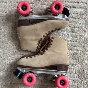 Women's Boardwalk Tan Roller Skates with Pink Wheels